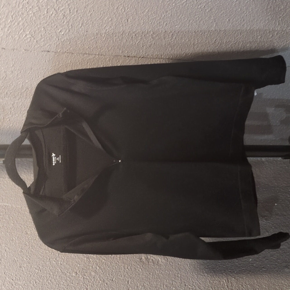 Old Navy go dry active wear pullover with thumb holes